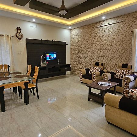 Shi'S Vilva - The Bungalow In Coimbatore - Near Airport, Kmch, Codesia Dış mekan fotoğraf